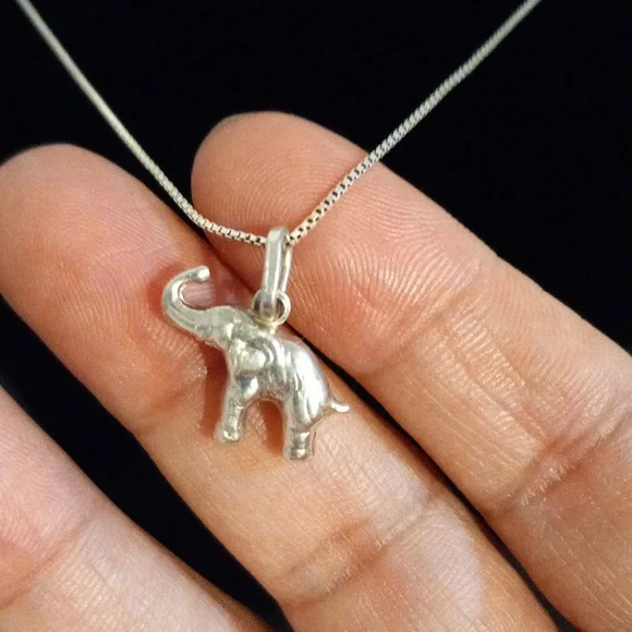 925 elephant pendant on chain - Picture 3 of 10